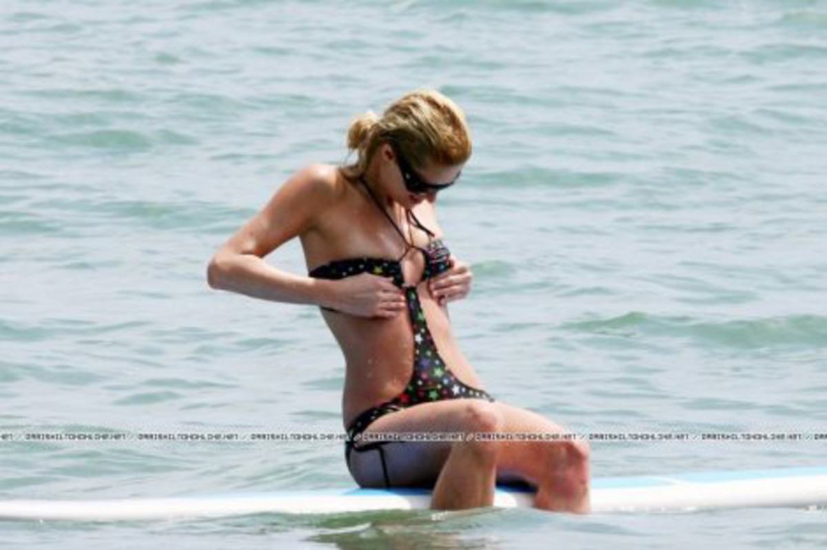 My Breasts Keeper: Paris Hilton and Koby Abberton in Nip Slippage Surf Demo  - Surfer