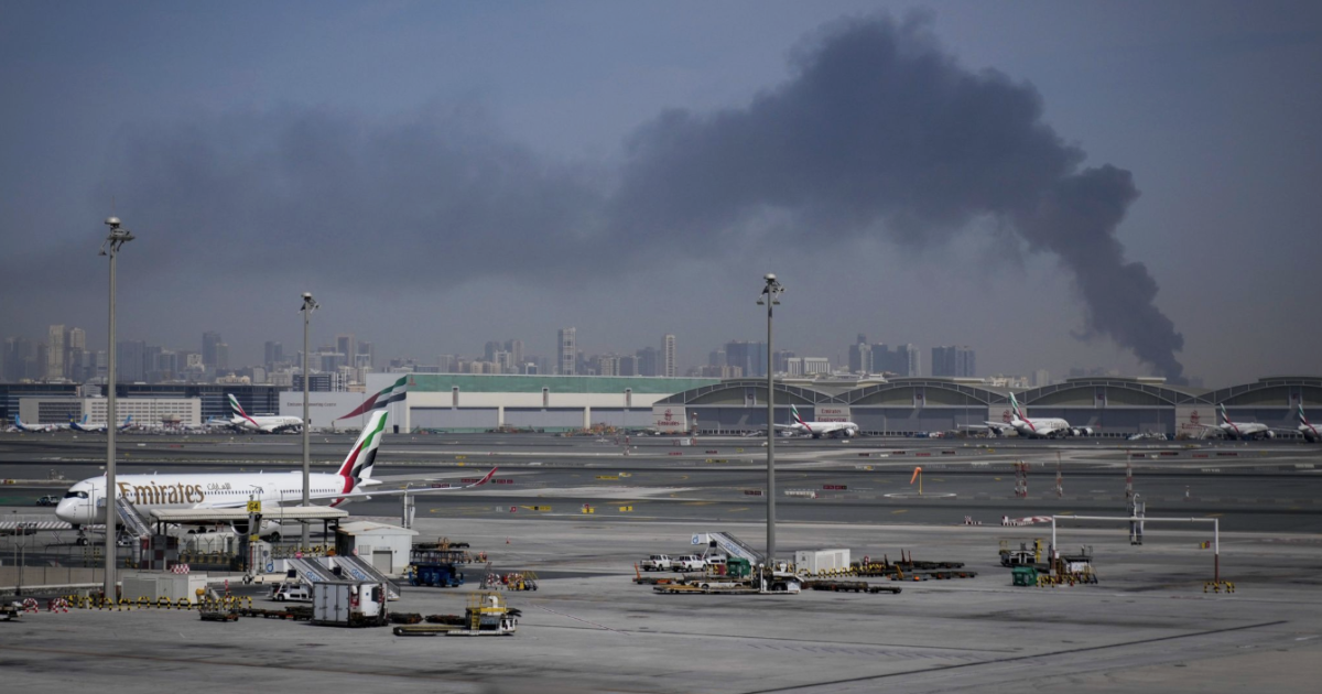 Iran War: Airports Close and Chaos Spreads in Middle East - Surfer