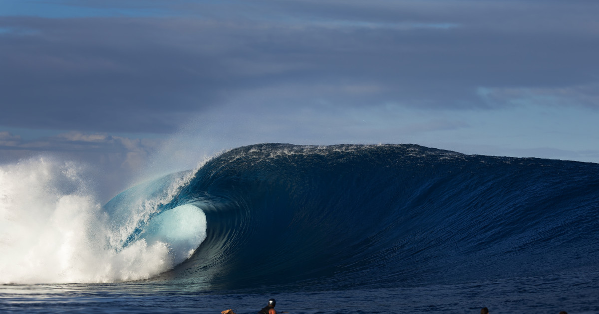 Gallery: Season-Opener Swell at Cloudbreak