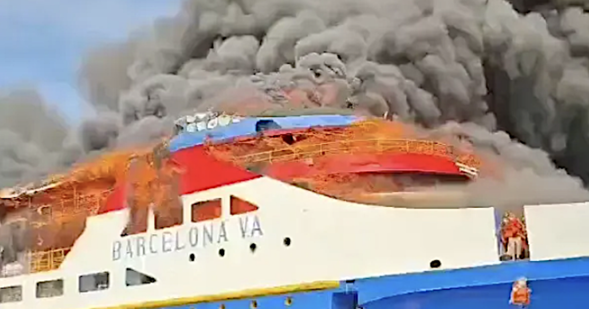 Chaos in Indonesia: Ferry Catches Fire Passengers Dive Overboard Chaos in Indonesia: Ferry Catches Fire Passengers Dive Overboard