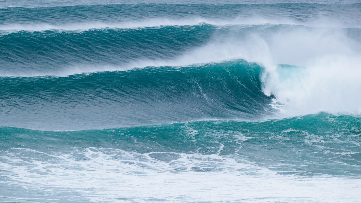 Absolutely Giant': 60ft Waves Incoming for Nazaré Big Wave