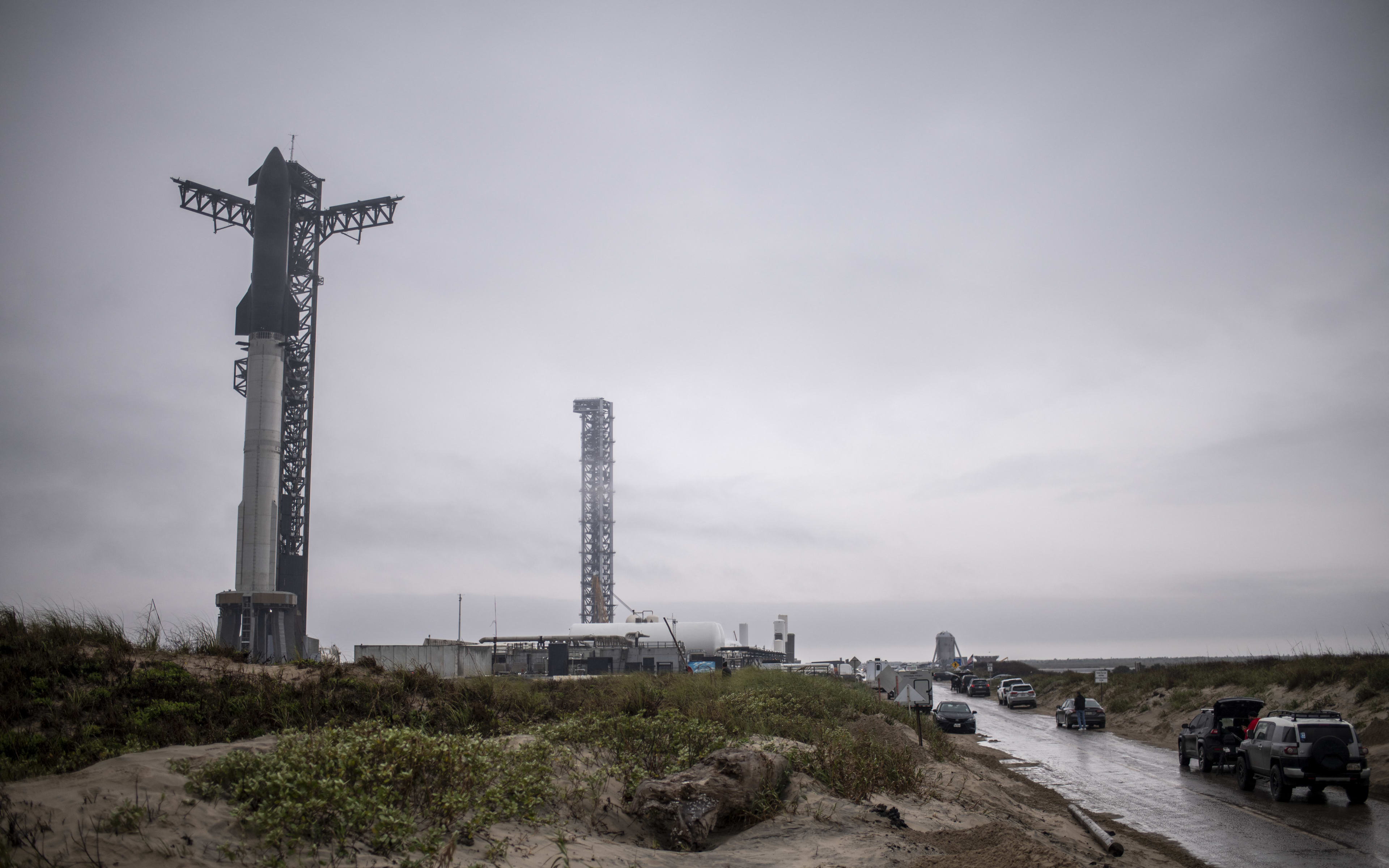 Elon Musk’s SpaceX Plans to Crash Rockets in Pacific Ocean
