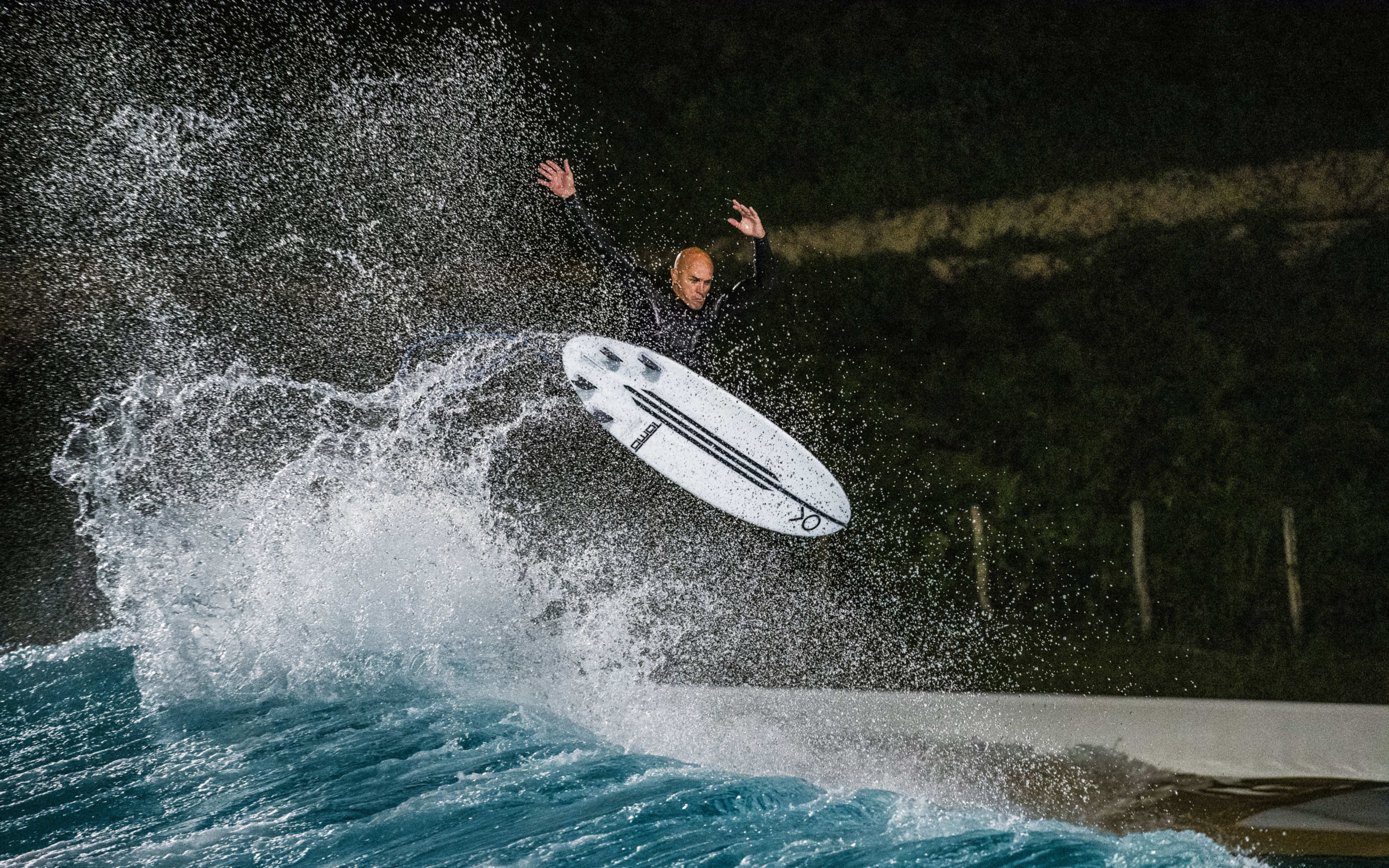 Kelly Slater Kai Lenny Hit Spain s Revamped Wavegarden Lab