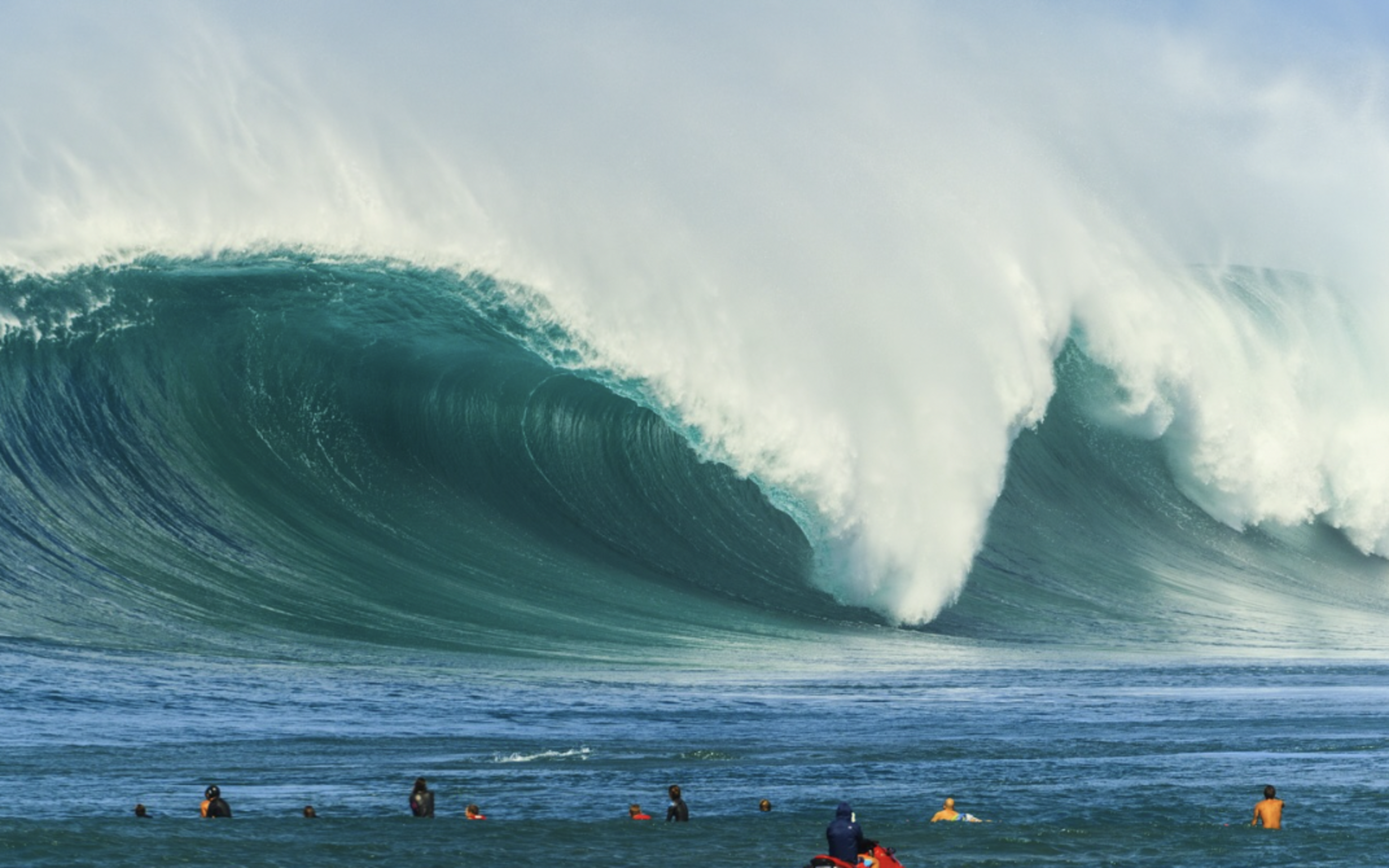 The Eddie on Yellow Alert with Possible 40-Foot Swell