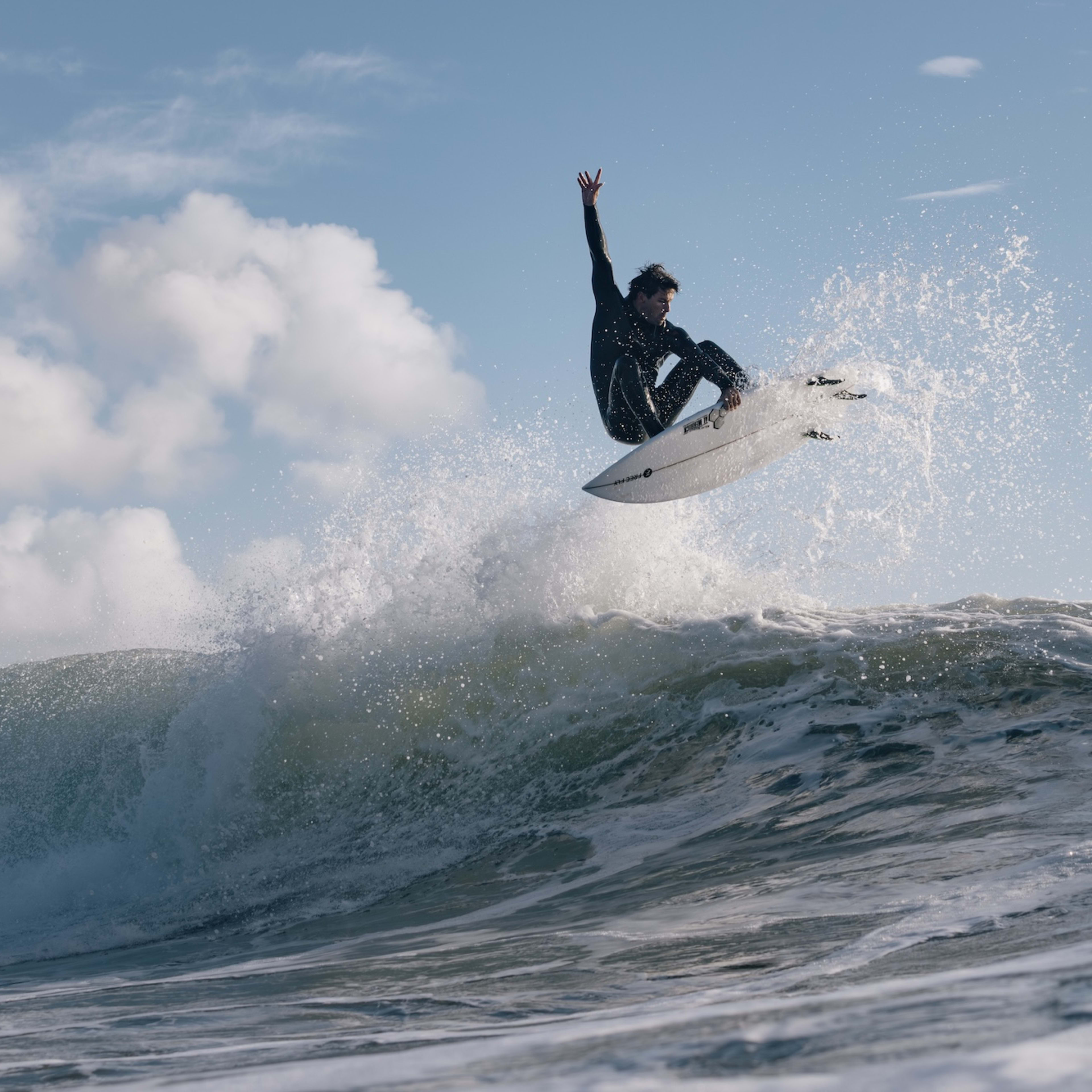 60-Foot Nazaré Wave Obliterates Alberto Truncer at Rocks (Video) - Surfer