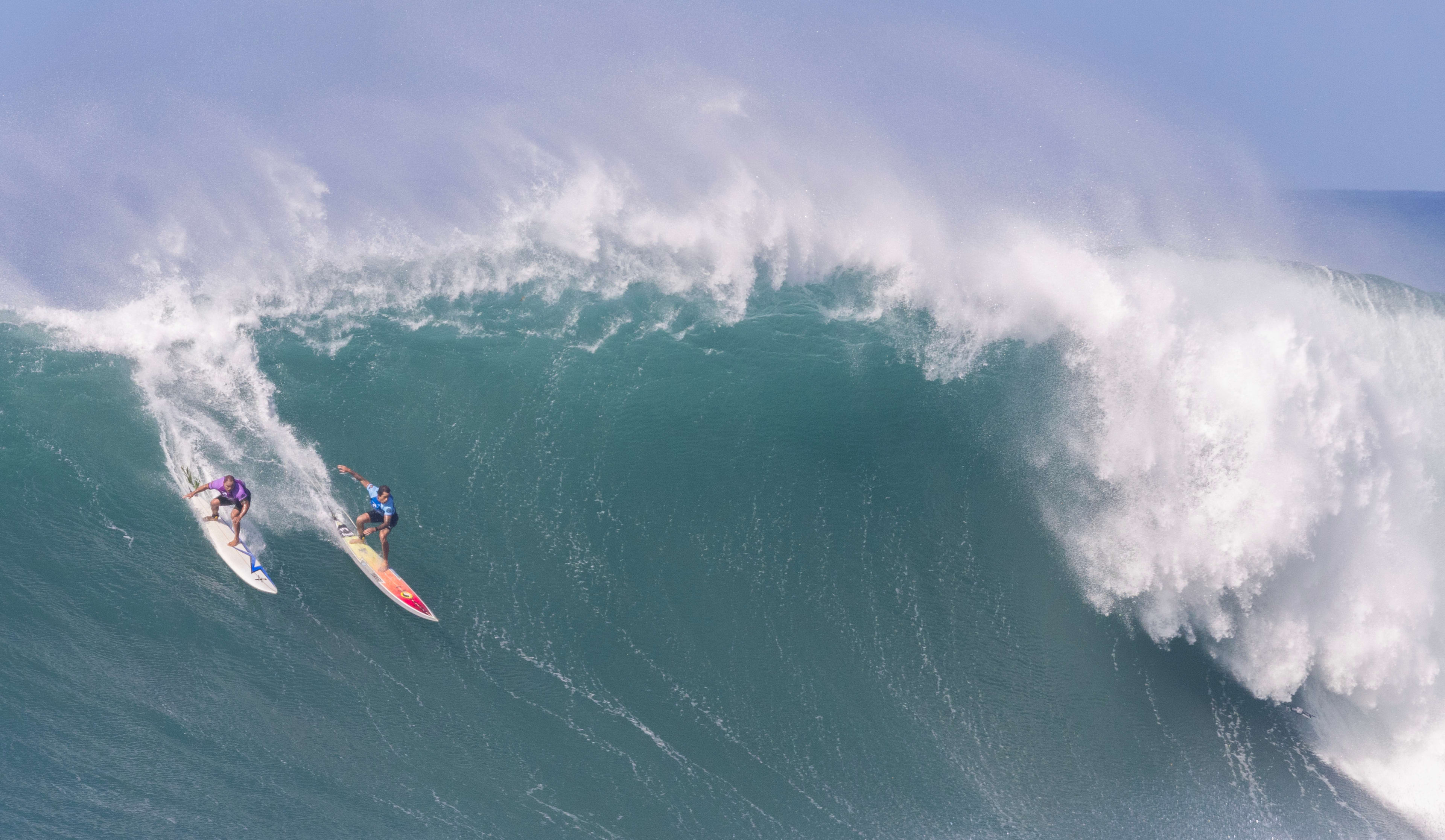 Gallery Pumping Waves From the Eddie Aikau Big Wave Invitational
