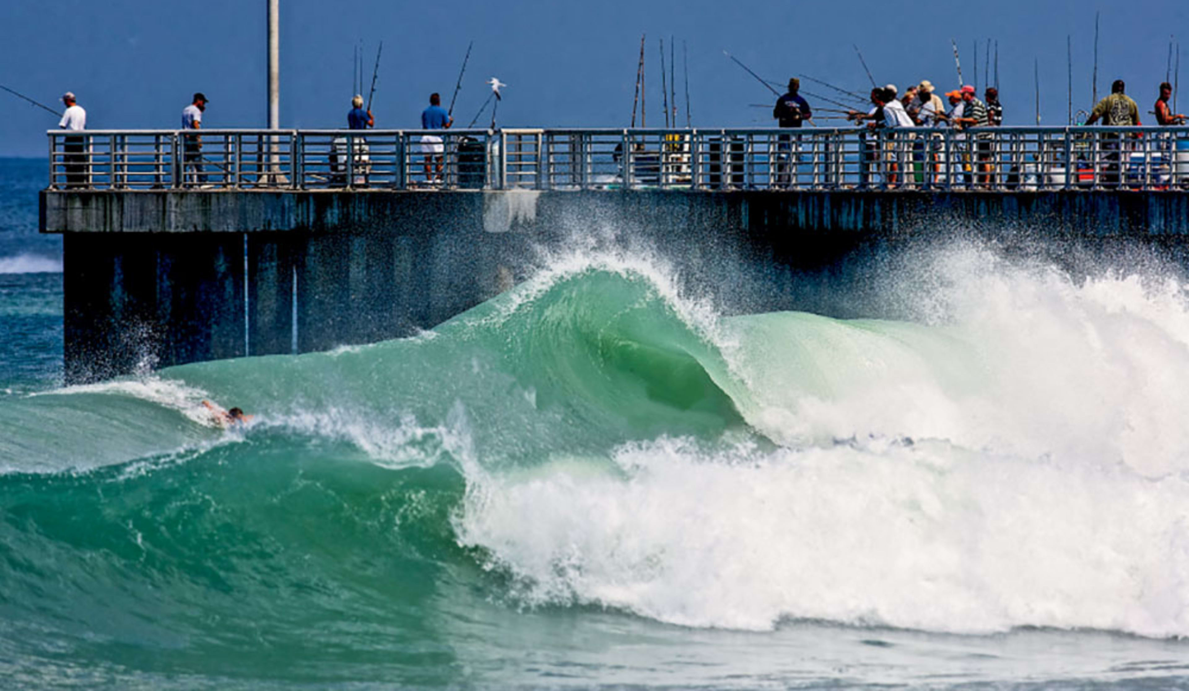 The world s most dynamic waves Sebastian Inlet Florida U.S.A