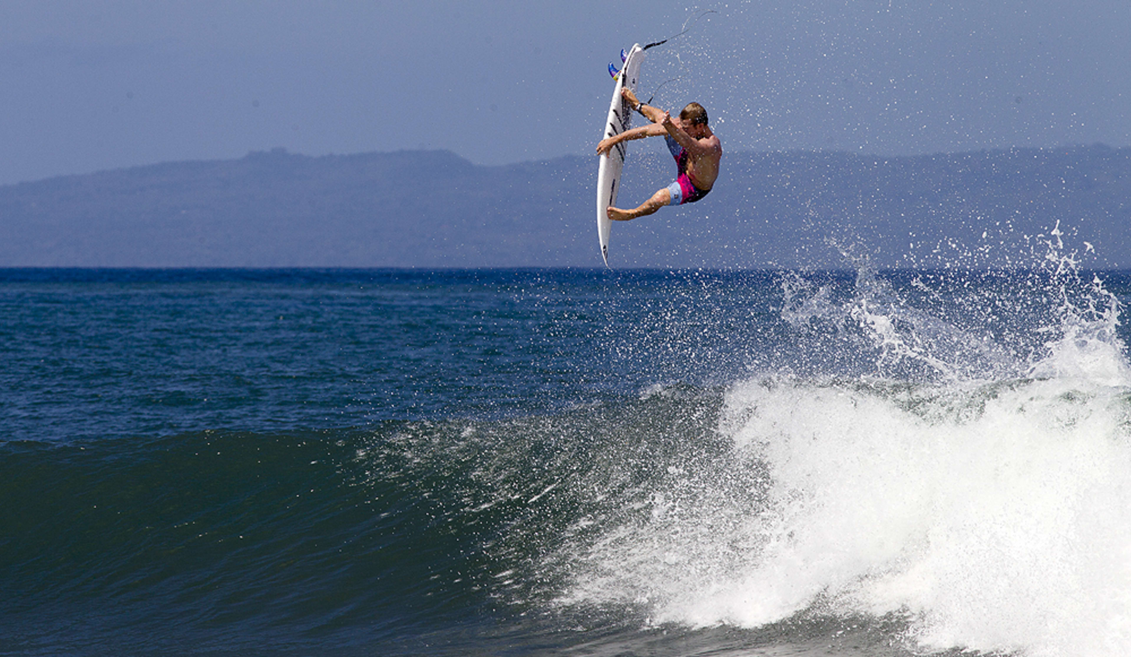 Surfing on air sales