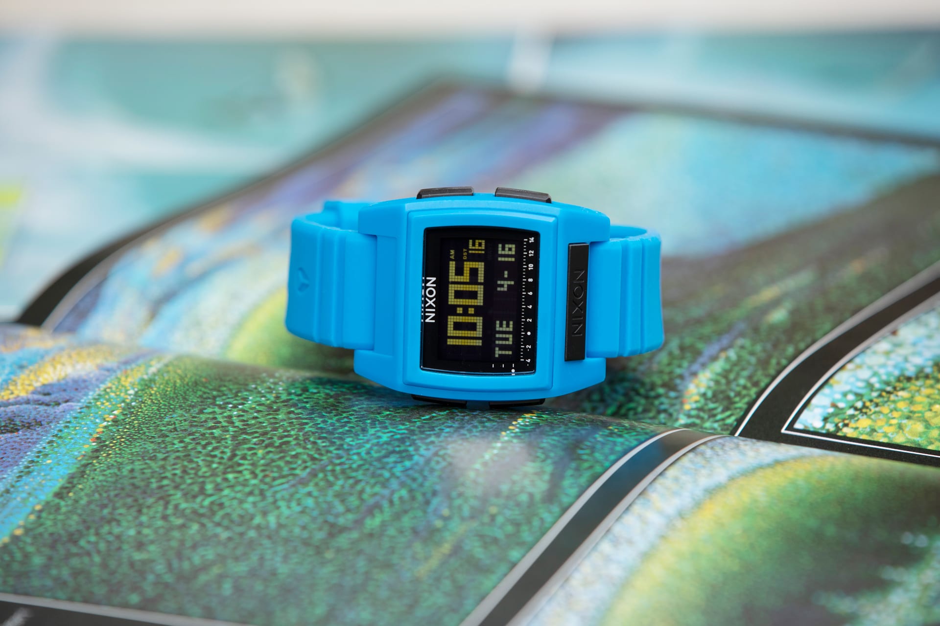 NIXON BASE TIDE PRO ブルー Nixon's Base Tide Pro Gives You Just What You Need - Surfer