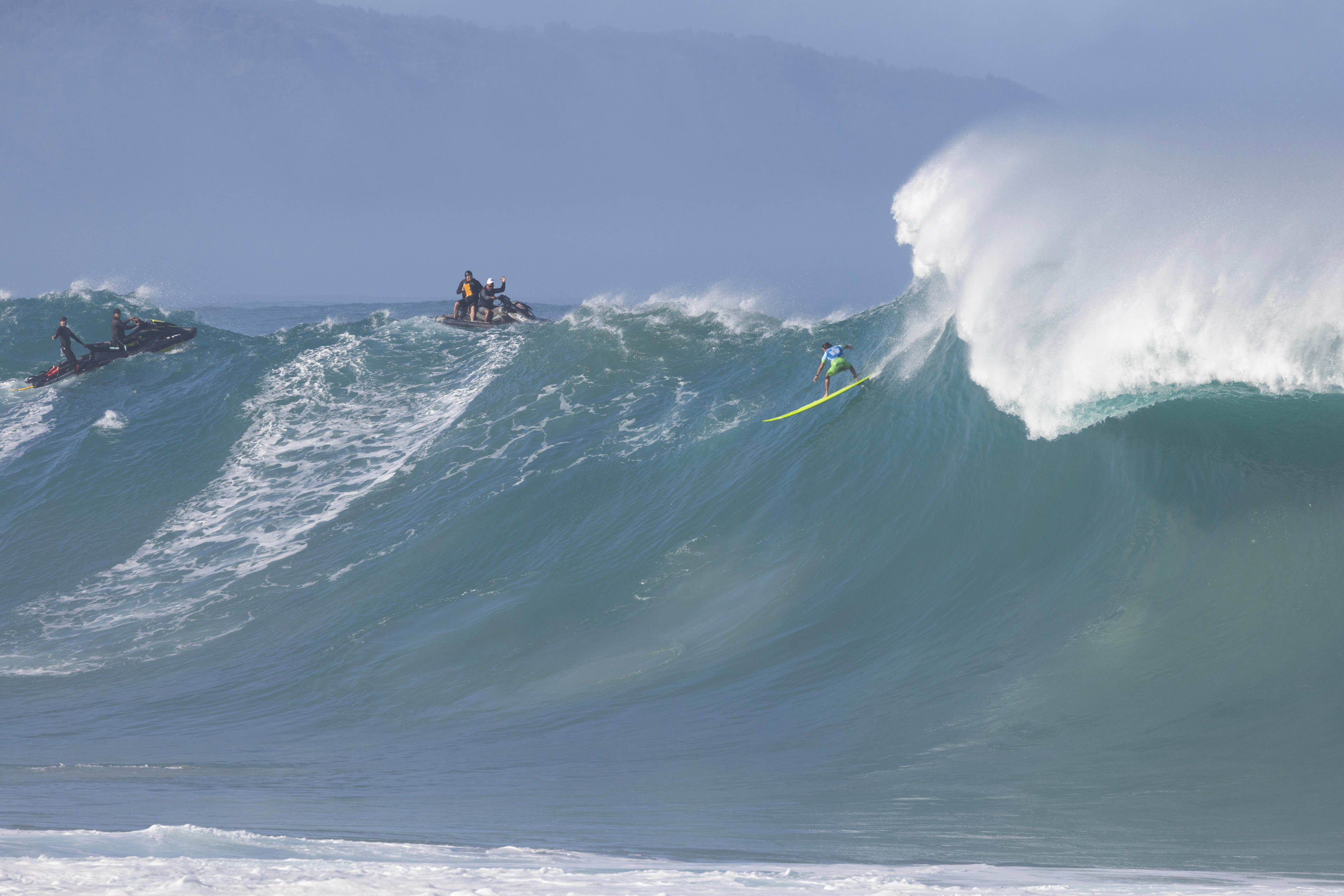Gallery: Pumping Waves From the Eddie Aikau Big Wave Gallery: Pumping Waves From the Eddie Aikau Big Wave
