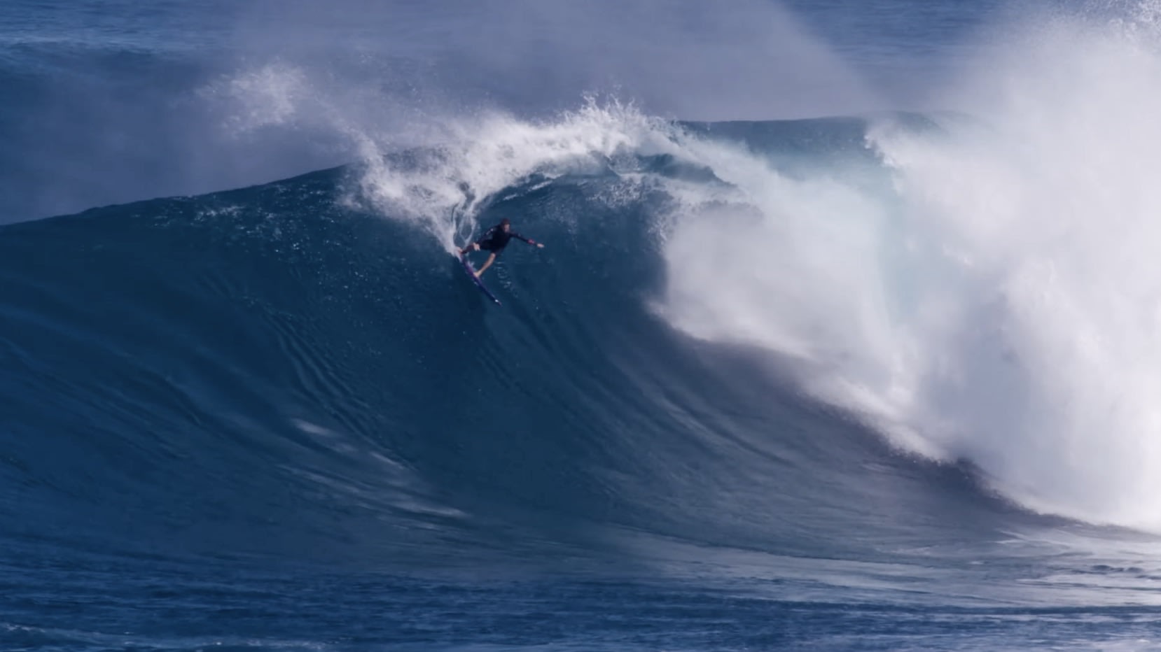 How Did Kai Lenny Surf a 7'6” Surfboard at Jaws? (Video) - Surfer