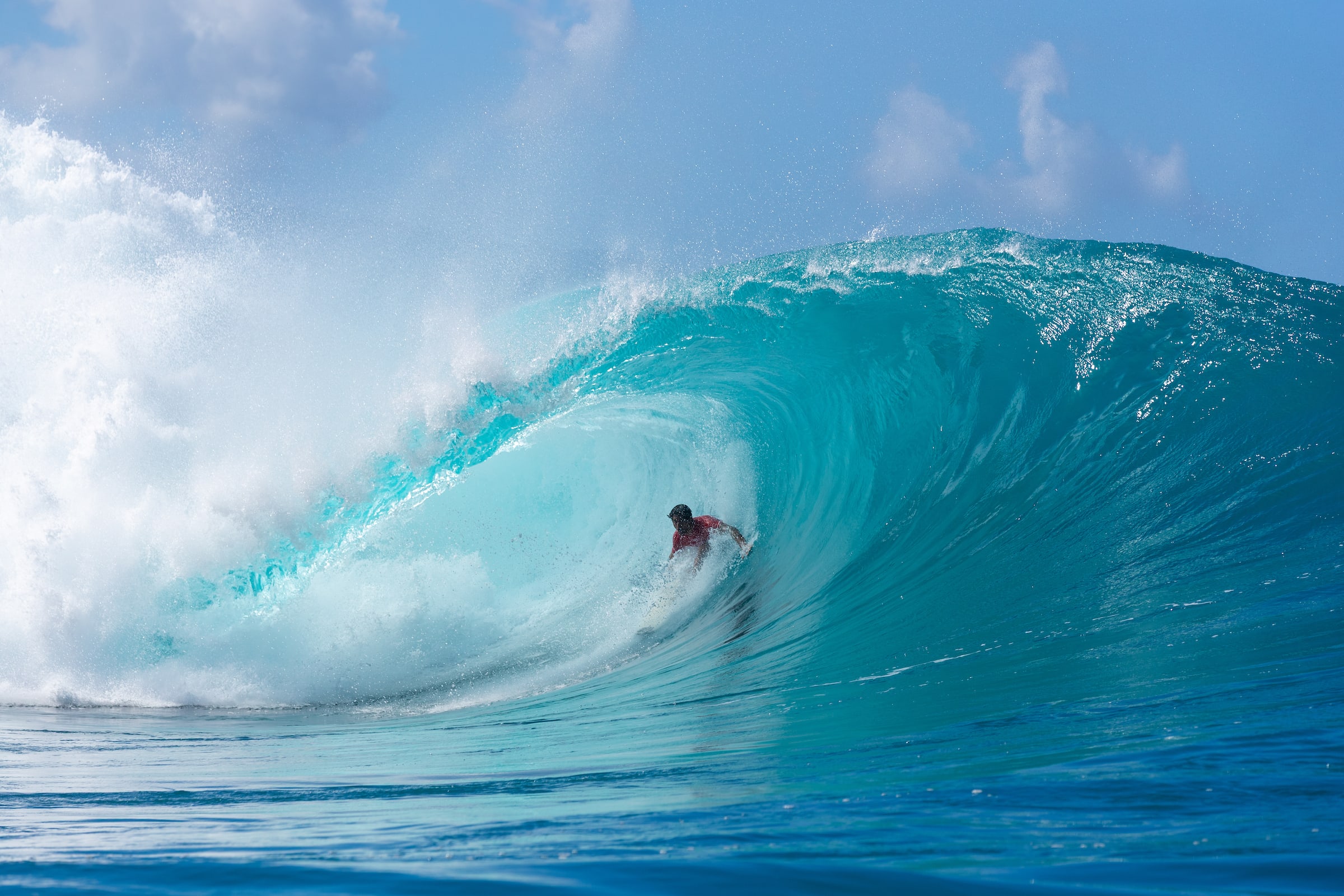 Gallery: Wildcards, Challengers Alike Get Flexed at Unruly Pipeline - Surfer